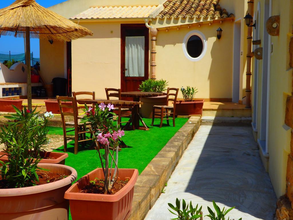 Baglio Cofano Rooms & Relax Кустоначи Экстерьер фото