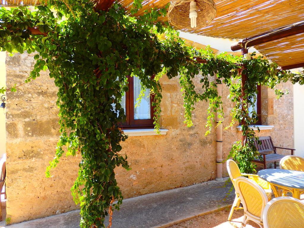 Baglio Cofano Rooms & Relax Кустоначи Экстерьер фото